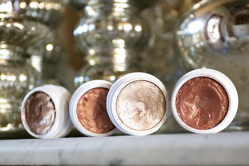 Excellent shimmery eyeshadows. Very pigmented and only $5 each. <3 Colourpop cosmetics