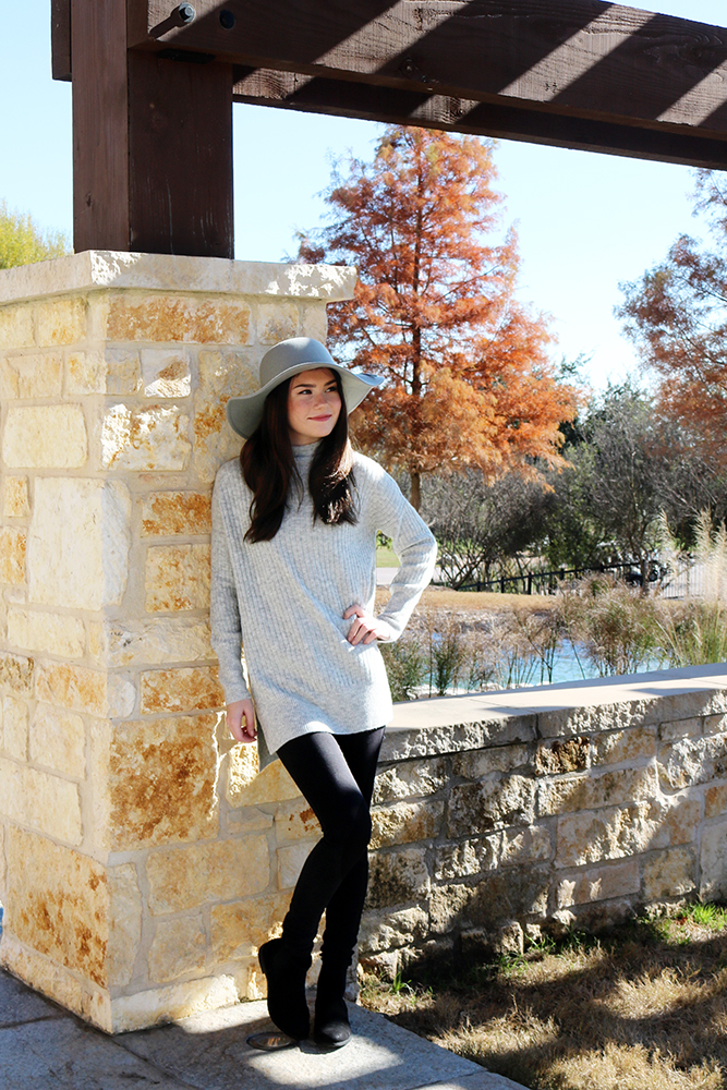 Grey floppy hat outfit inspiration. Start with a neutral base, then add color with accessories or a scarf!