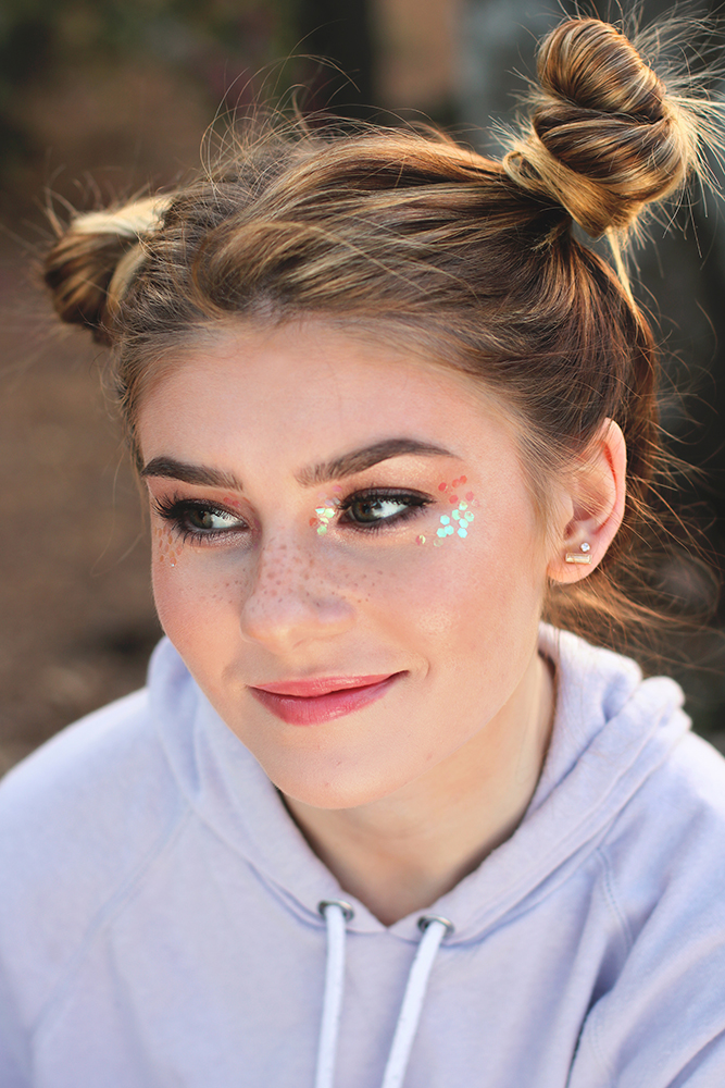 Fun & Sparkly Festival Makeup Tutorial for Coachella | Sand Sun & Messy Buns