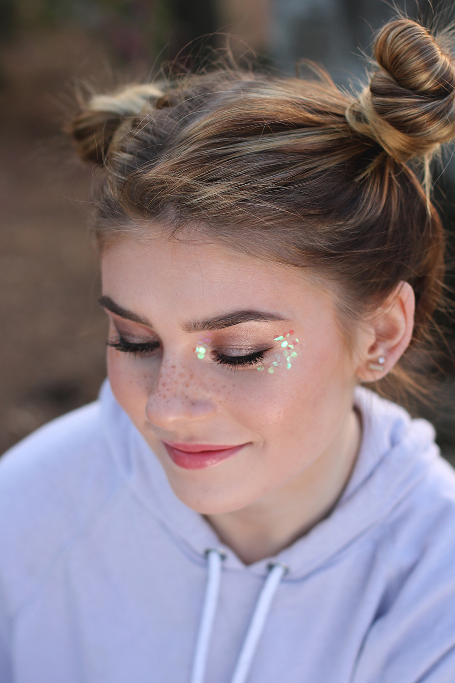 My sparkly festival makeup tutorial is up on YouTube. Search for Sand Sun & Messy Buns!