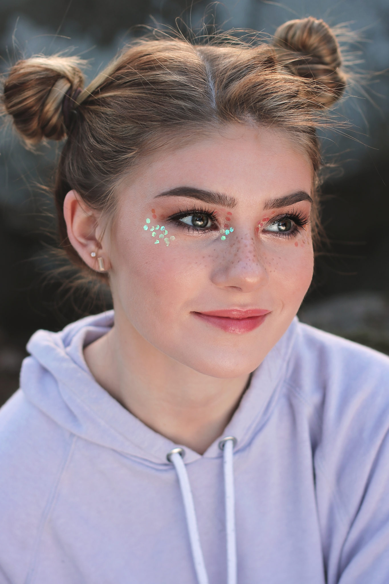 My sparkly festival makeup tutorial is up on YouTube. Search for Sand Sun & Messy Buns!