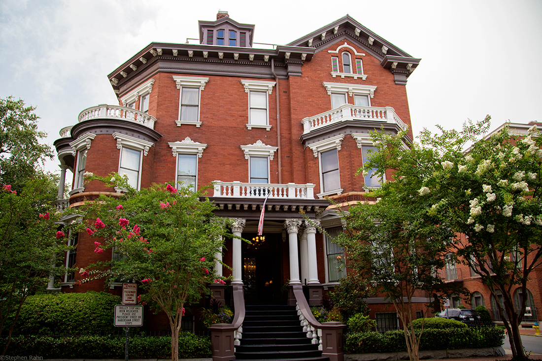 Looking for the best places to stay in Savannah near River Street? The Kehoe House was built in the late 1800s and is the perfect place to stay if you're accustomed to personalized attention.