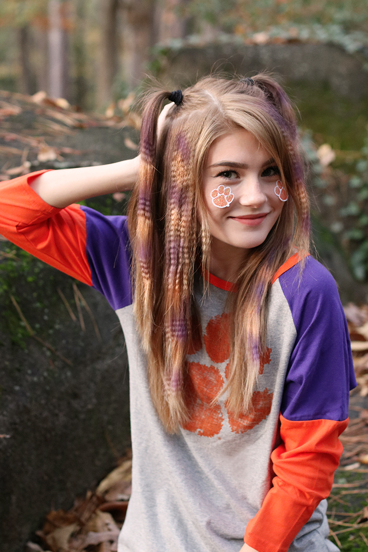 Game day hair and makeup ideas! Showing off the team spirit with tiger stripes and crimped hair. #LOrealParis #crimpedhair #gamedaymakeup #gamedayhair #clemson #ad